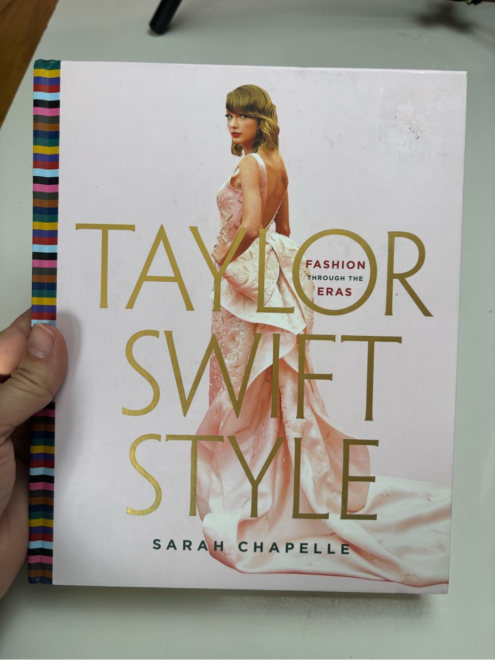 Taylor Swift Style hardcover‎ Book gold pages sarah chapelle